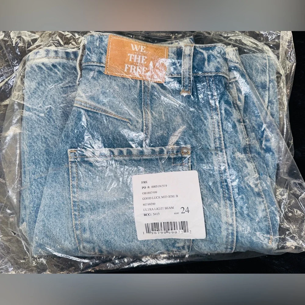 Free People We The Free Good Luck Mid-Rise Barrel Jeans 🦋 Size 24 🦋 Like New - Picture 7 of 7